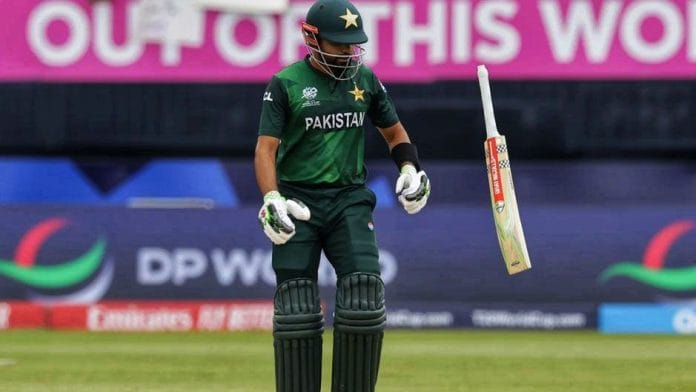 স্টাম্পে আঘাত করে কত টাকা জরিমানা দিলেন বাবর